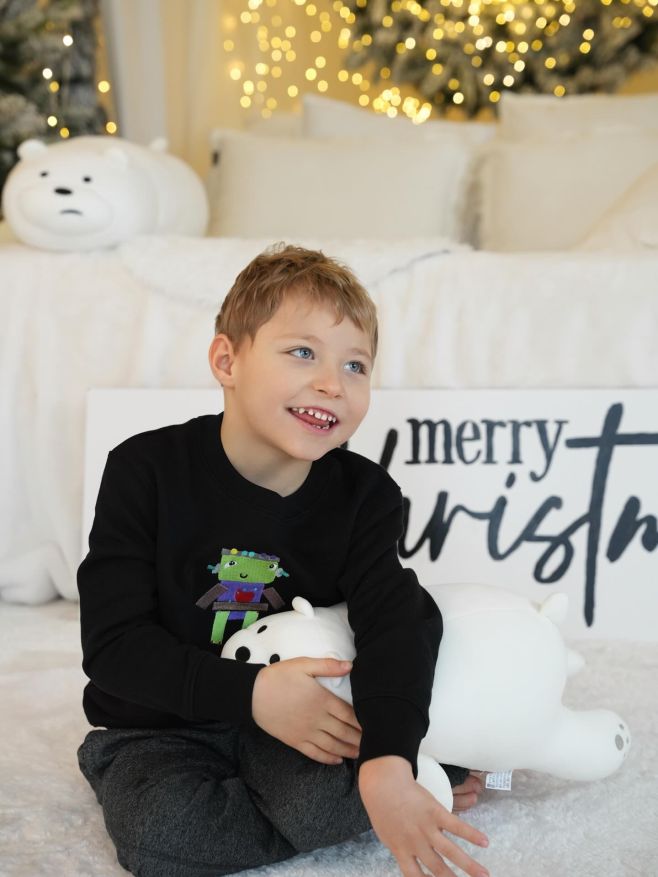 Už druhým rokem spouštíme kolekci LoveBot, která vznikla za charitativním účelem a z lásky, pro Lojzíka. Každý kousek z...